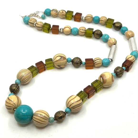 NWT Handmade Chunky Wood and Semi-Precious Necklace and Earrings SET - Picture 4 of 13